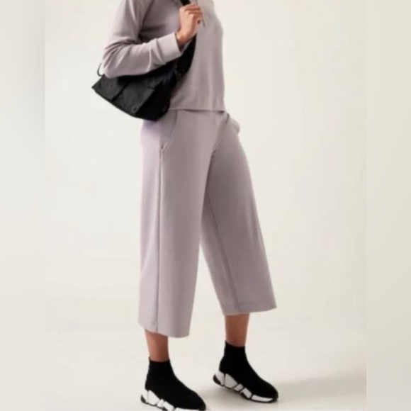 EUC Athleta Seasoft Wide Leg Pull on Crop Pant Size Large Tall - Picture 1 of 7